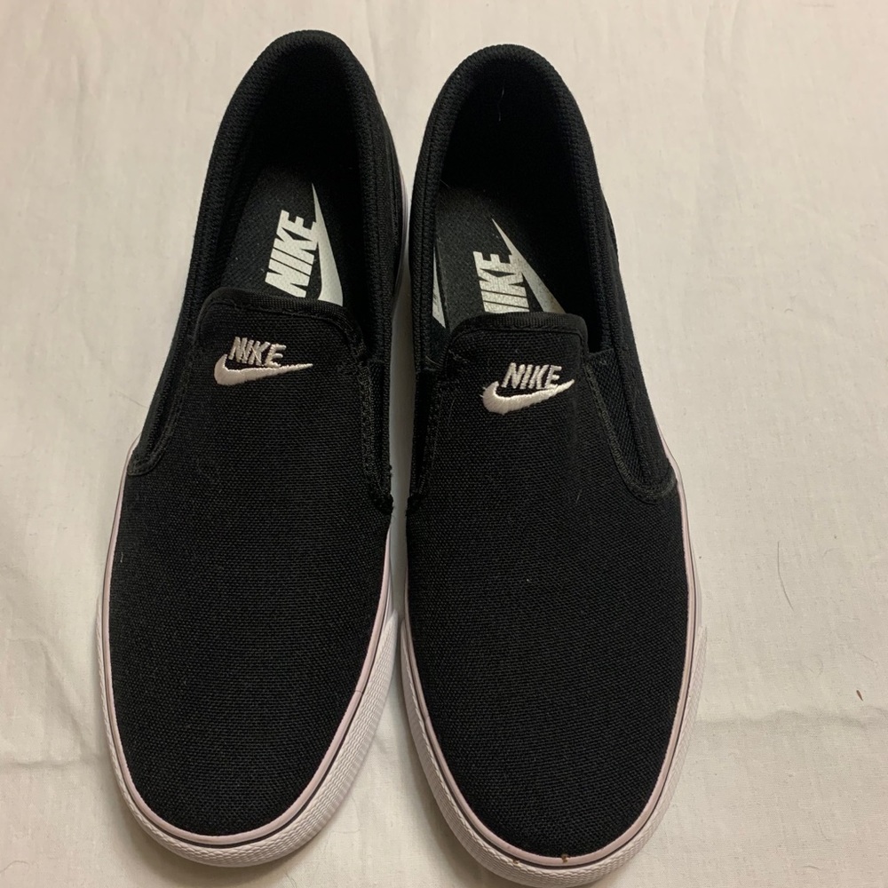 Nike black canvas